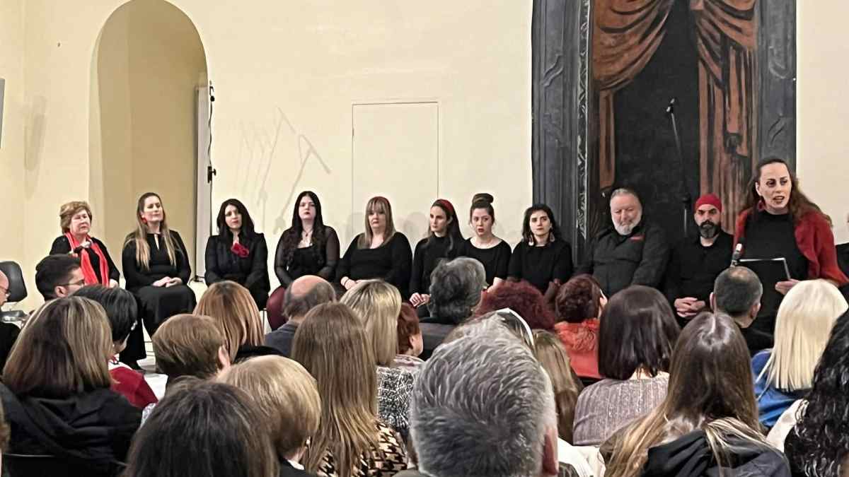 Τα Χνάρια της Γυναίκας Τραγουδήθηκαν στο Βουλευτικό Ναυπλίου