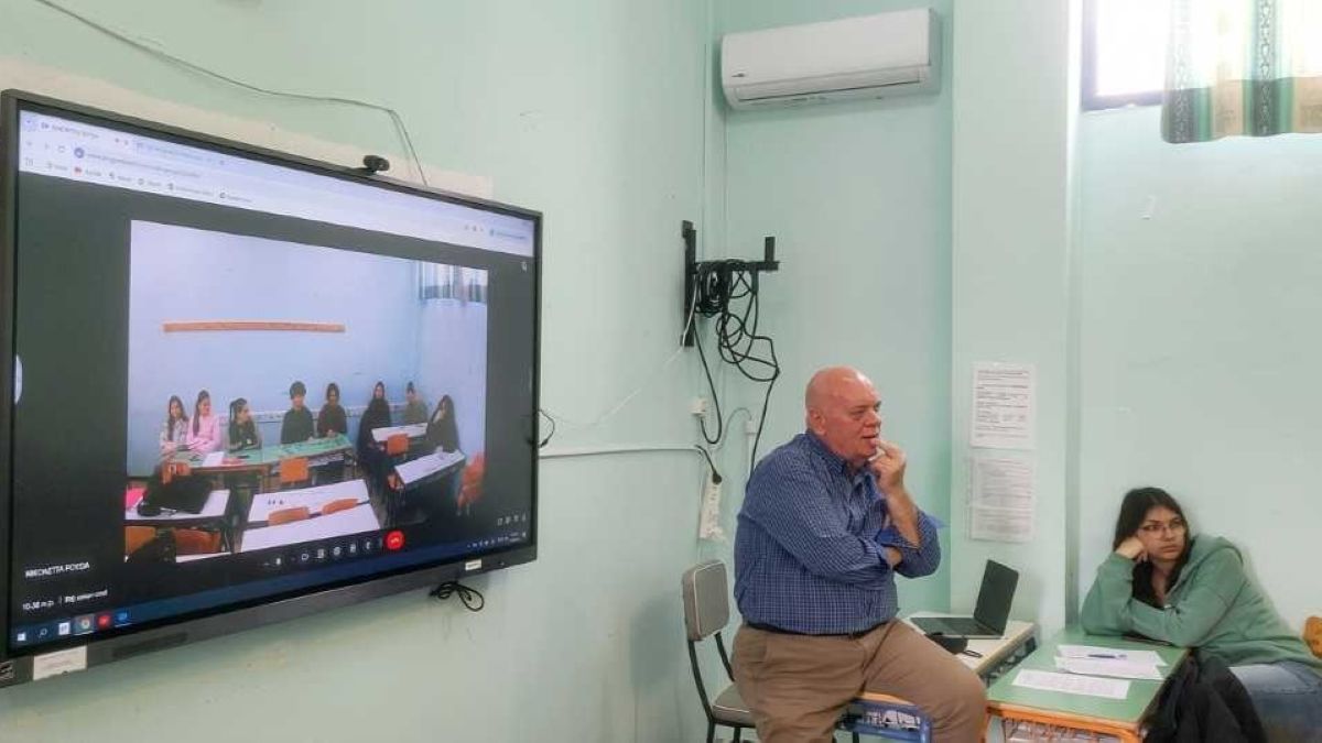 Ναύπλιο: Ευρωπαϊκός παλμός και δύσκολα ερωτήματα στο 2ο ΓΕΛ με τον Άκη Γκάτζιο