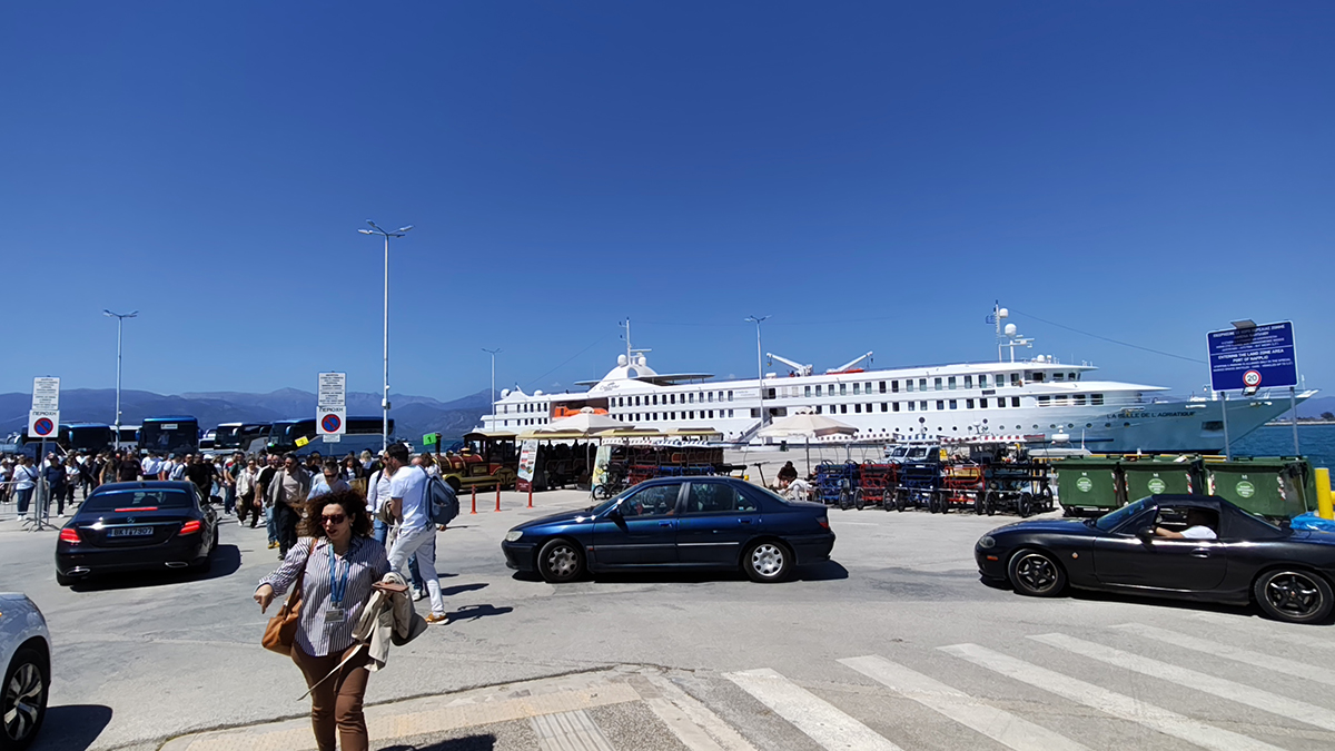 Ναύπλιο: «Απόβαση» τουριστών από το εντυπωσιακό «La Belle de l’ Adriatique»