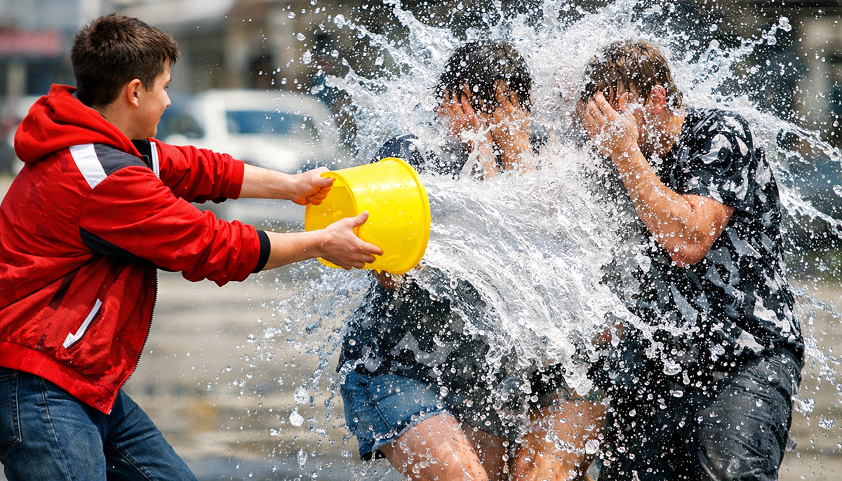Το Πάσχα στην Αργολίδα και τα παράξενα έθιμα ανά τον κόσμο