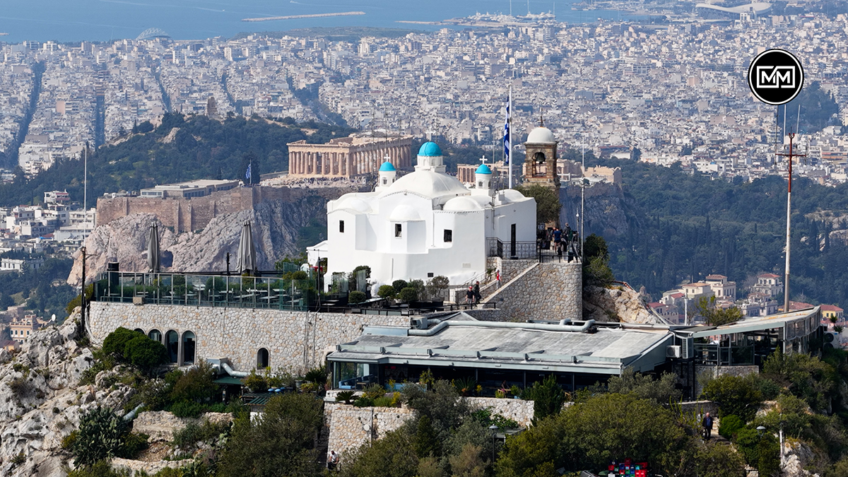 Ο Άγιος Γεώργιος που δεσπόζει στην κορυφή της Αθήνας (Βίντεο)