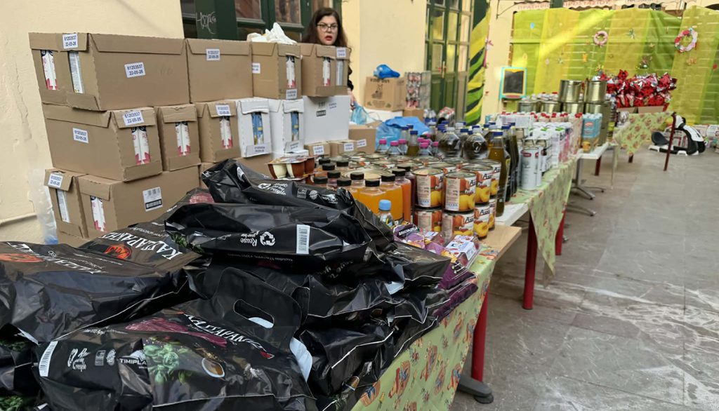 Πασχαλινή διανομή τροφίμων σε 245 οικογένειες από τον Δήμο Άργους - Μυκηνών