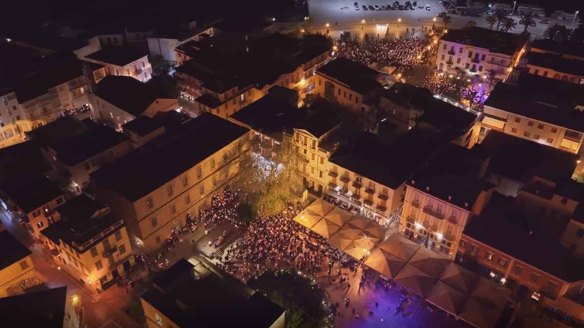 Λαμπρή Ανάσταση στο Ναύπλιο – Πλήθος πιστών στον Άγιο Γεώργιο