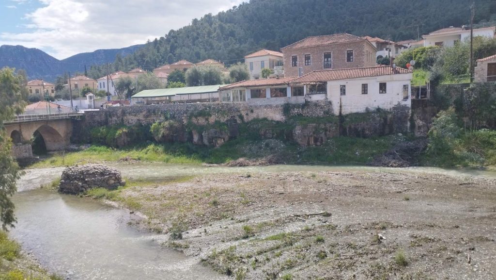 Φουσκωμένος Δαφνώνας στο Λεωνίδιο, νερά στο ποτάμι