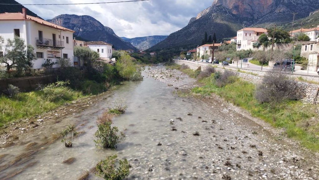 Φουσκωμένος Δαφνώνας στο Λεωνίδιο, νερά στο ποτάμι