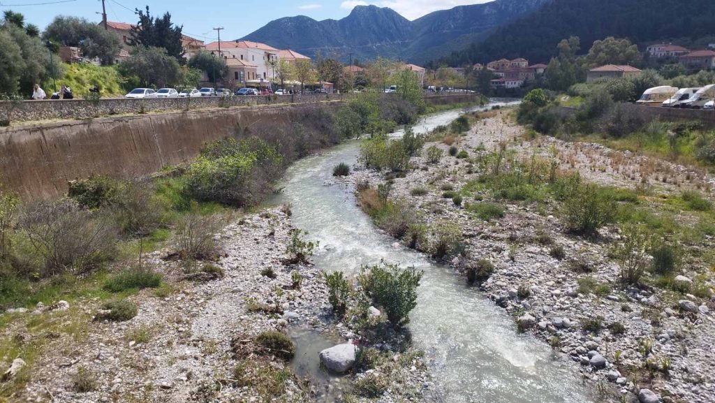 Φουσκωμένος Δαφνώνας στο Λεωνίδιο, νερά στο ποτάμι