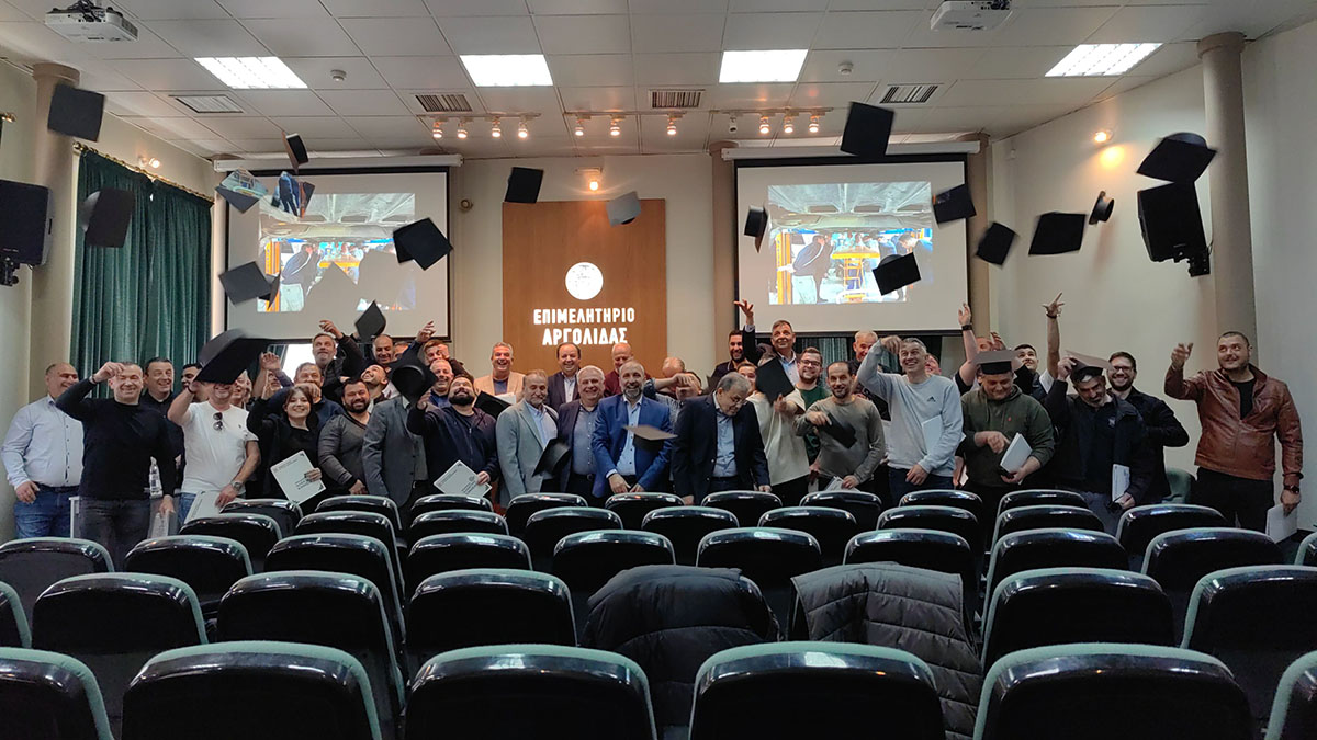 Αργολίδα: 42 νέοι τεχνίτες ηλεκτρικών οχημάτων πήραν πιστοποίηση