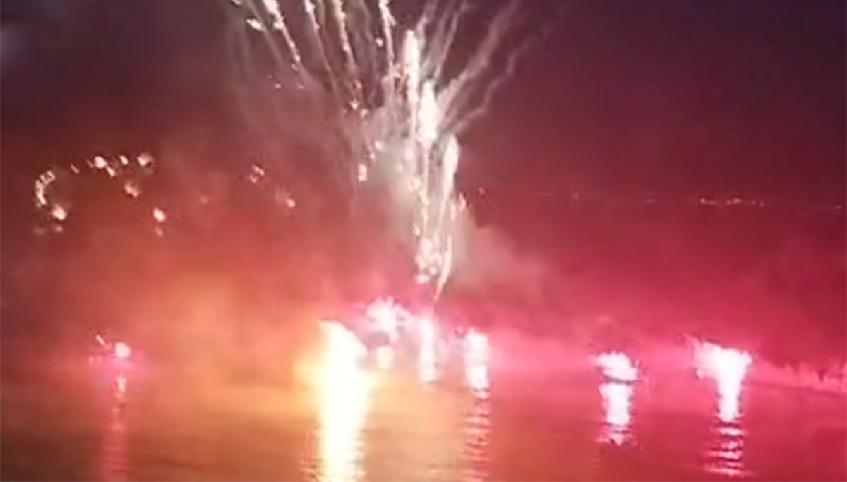 Φαντασμαγορικό Πάσχα στο Τολό: Η καύση του Ιούδα μάγεψε τα πλήθη