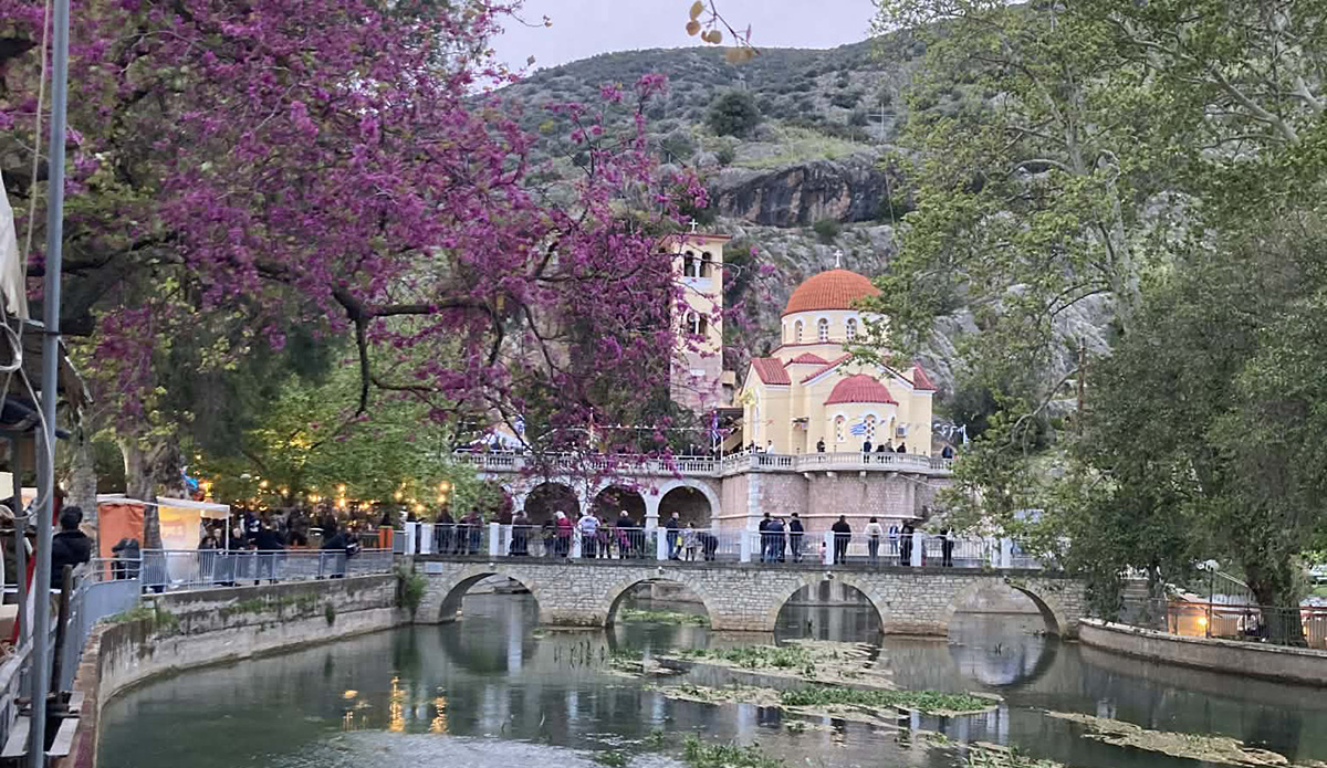 Γιορτάζει η Ζωοδόχος Πηγή στον ιστορικό ναό στο Κεφαλάρι Άργους