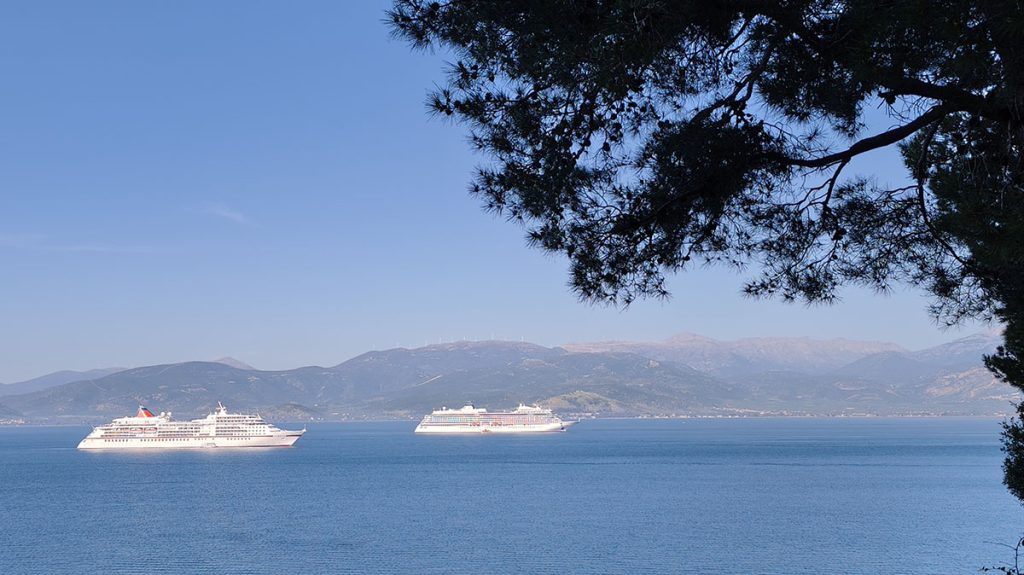 Κρουαζιερόπλοια στο Ναύπλιο Δευτέρα 20 Απριλίου 2026 Europa και Viking Vesta