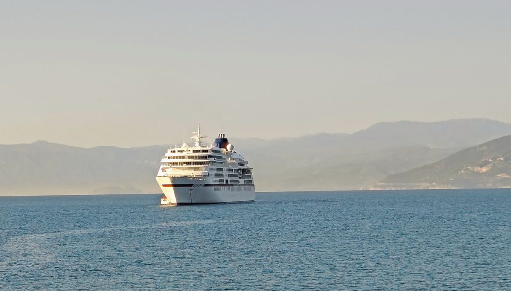 Κρουαζιερόπλοια στο Ναύπλιο Δευτέρα 20 Απριλίου 2026 Europa και Viking Vesta