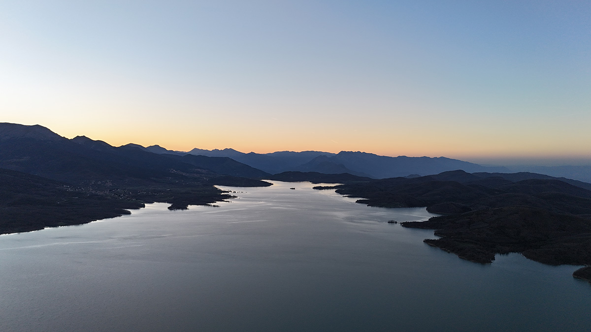 Η λίμνη – όνειρο που σε καλεί να την εξερευνήσεις
