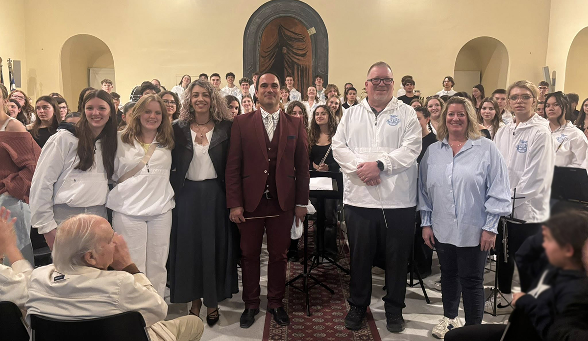 Αποθέωση για το Μουσικό Σχολείο Αργολίδας και το Chanhassen High School