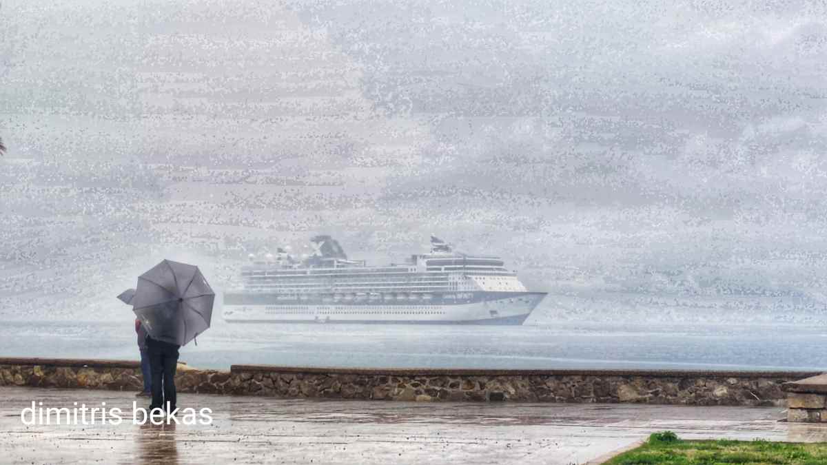 Κακοκαιρία «Ερμίνιο» στο Ναύπλιο: Βροχή, ομίχλη και περιορισμένη ορατότητα