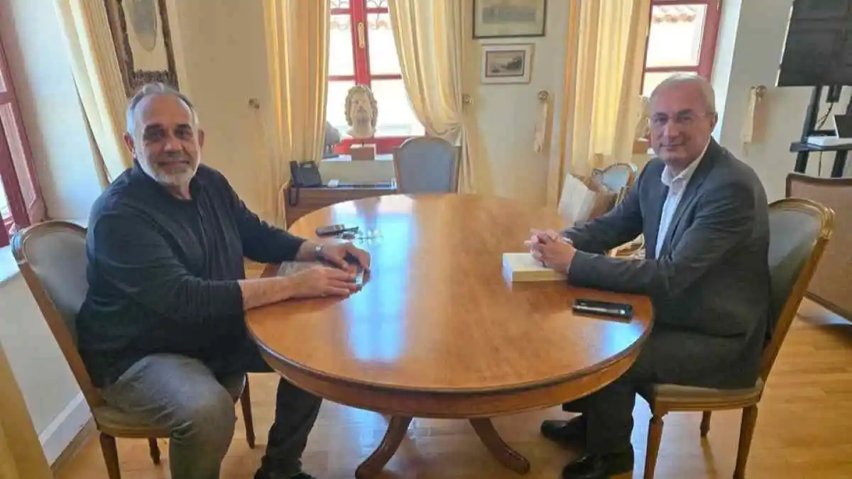 Συνάντηση Δημάρχων Ναυπλιέων και Θέρμου στο Δημαρχείο Ναυπλίου