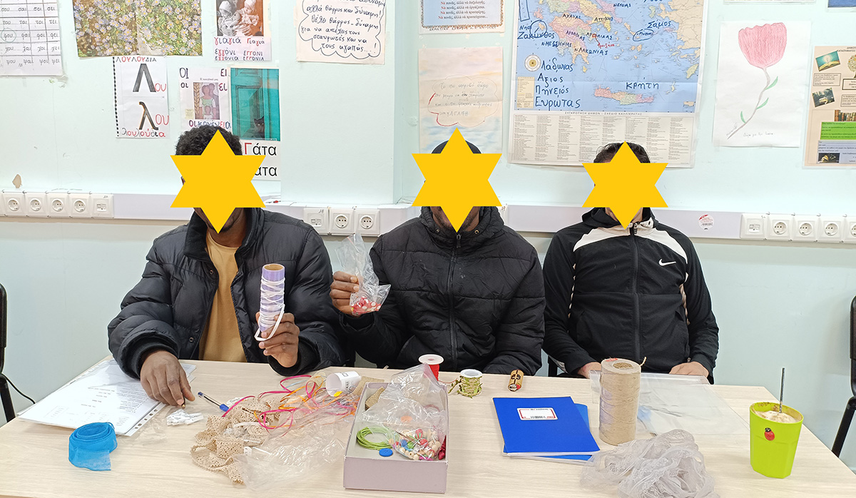 Ναύπλιο: Φυλακισμένοι έφτιαξαν χειροποίητες πασχαλινές λαμπάδες