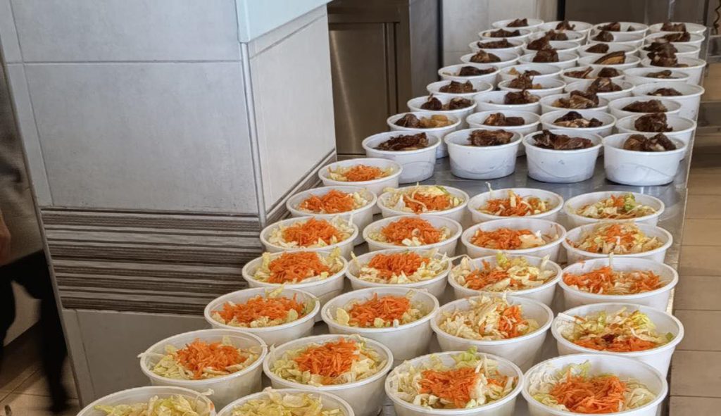 Πασχαλινό γεύμα αγάπης στην Ευαγγελίστρια Ναυπλίου