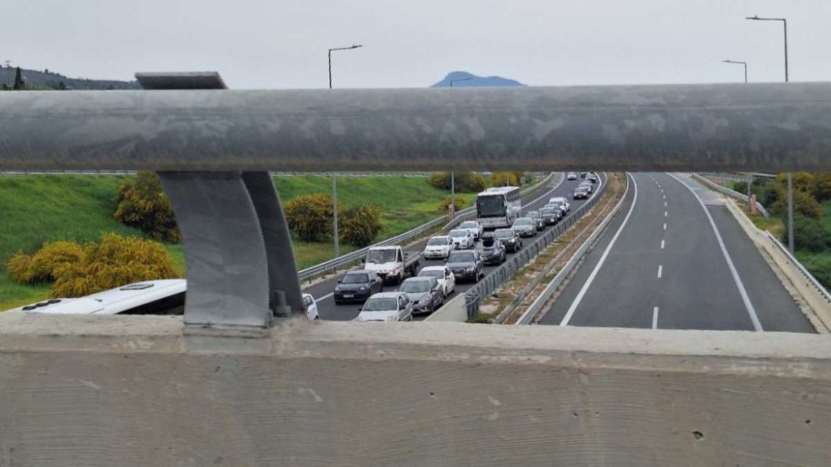 Κόρινθος: Οδοιπορικό του anagnostis στο χάος της επιστροφής