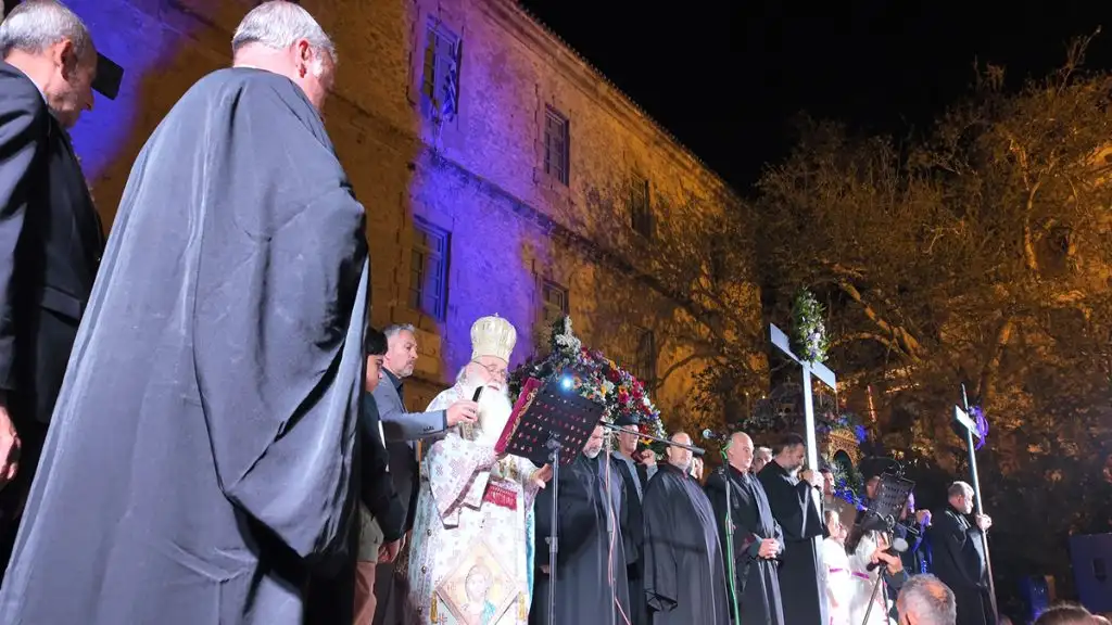 Ναύπλιο περιφορά συνάντηση επιταφίων Μεγάλη Παρασκευή 2026