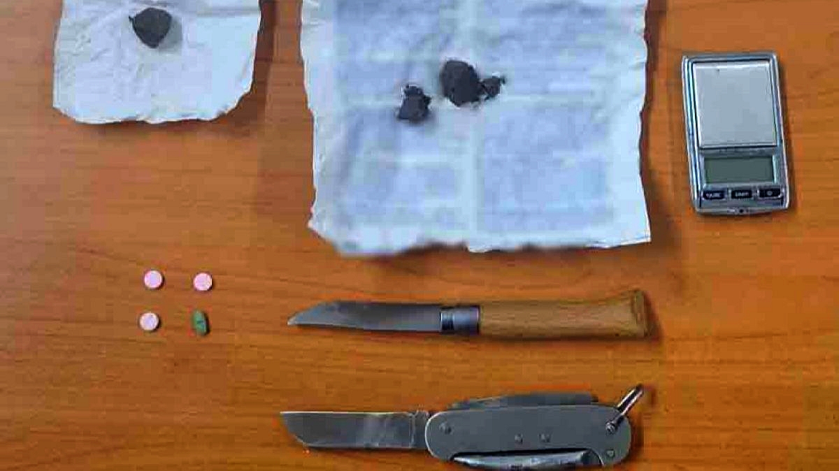 Αγ. Θεόδωροι: Παραβάσεις για Ναρκωτικά και όπλα