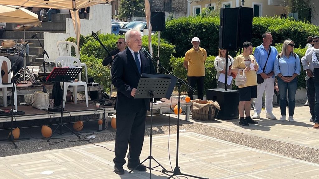Ο Γιάννης Ανδριανός στη 1η Γιορτή Πορτοκαλιού στη Νέα Επίδαυρο