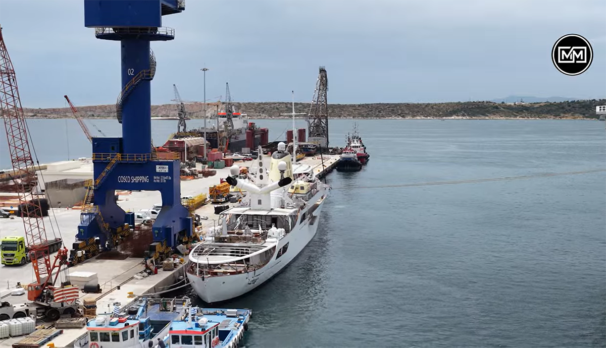 Η θρυλική θαλαμηγός του Ωνάση πρίν αναχωρήσει για την Ιταλία (Βίντεο)