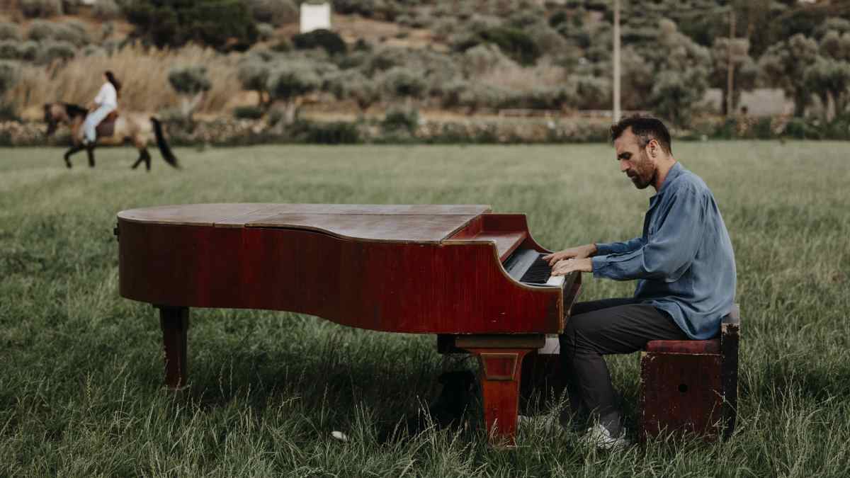 Άργος: Ο Μελαχρινός Βελέντζας φέρνει τα Piano Stories στο «Άξιον Εστί»