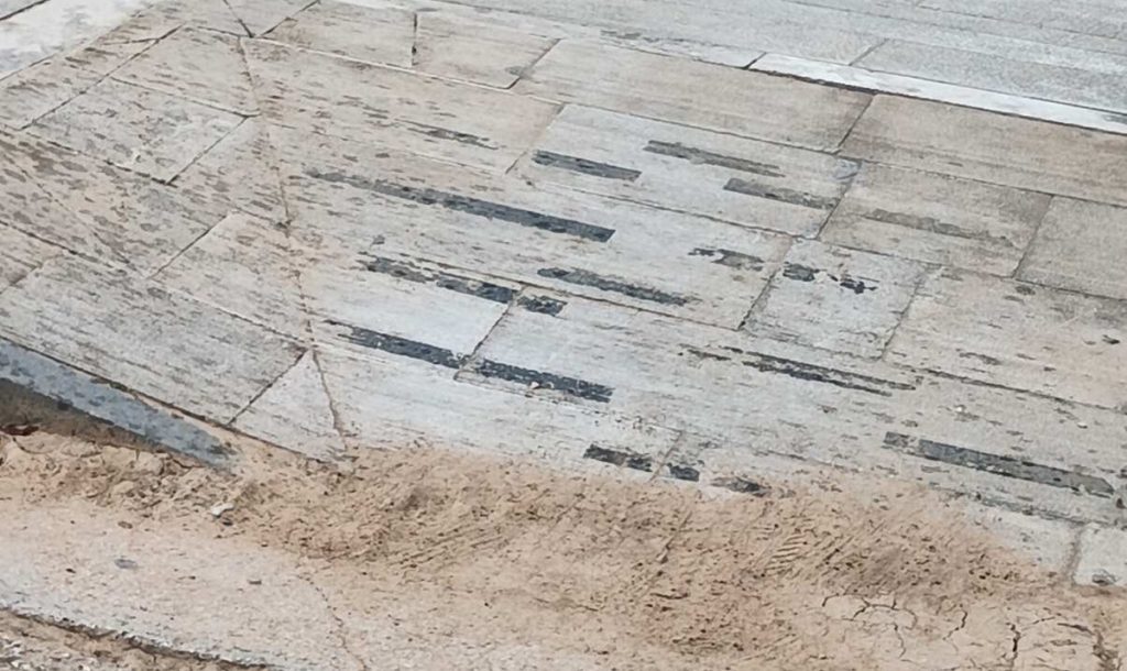 Μπάρες για αναπηρικά καρότσια στην Οδό Άργους στο Ναύπλιο