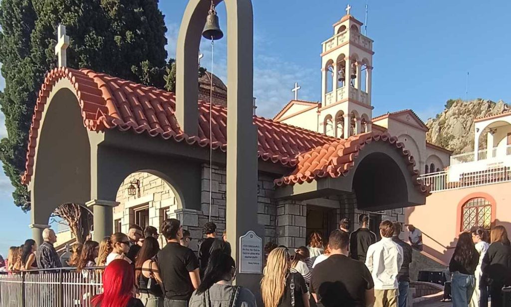 Προσευχή και ελπίδα στον Άγιο Παΐσιο Ναυπλίου για τους μαθητές