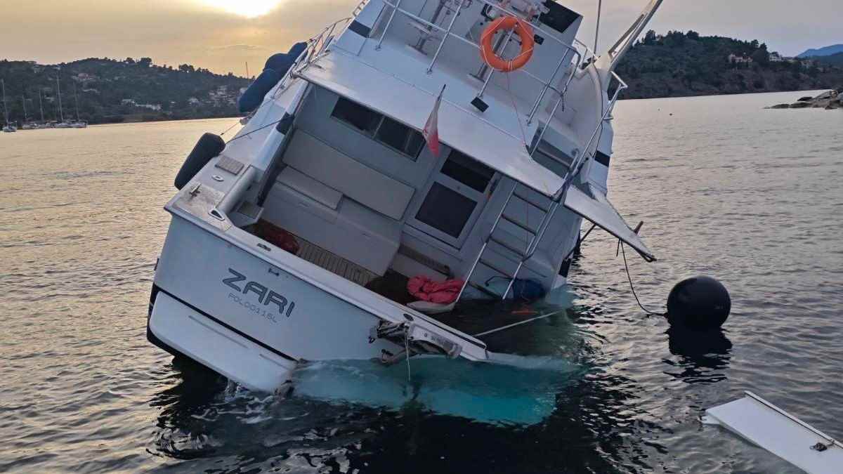 Πόρος: Προσάραξε θαλαμηγός με δύο επιβαίνοντες στο Λαζαρέτο