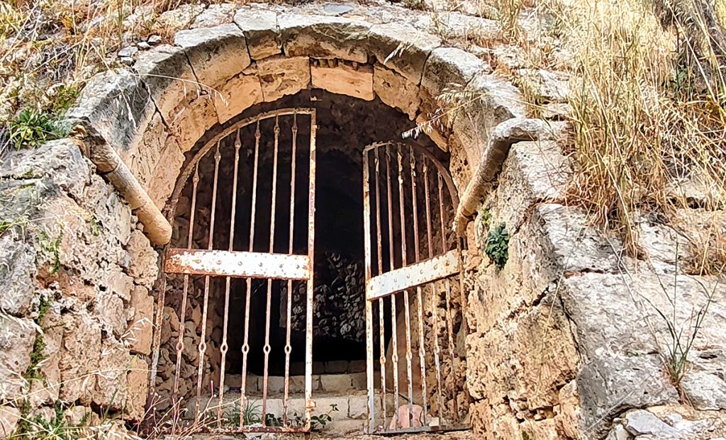 Πύλη των Τόρων στην Ακροναυπλία στο Ναύπλιο
