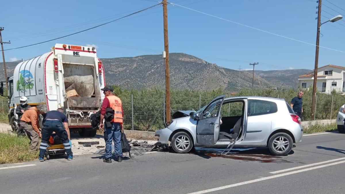 Σοβαρό τροχαίο στο Άργος – ΙΧ συγκρούστηκε με απορριμματοφόρο