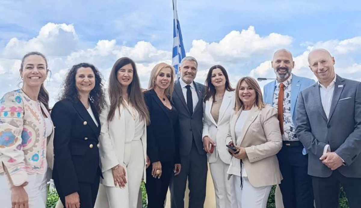 Απευθείας πτήση Πράγα–Καλαμάτα: Η Πελοπόννησος κερδίζει τους Τσέχους