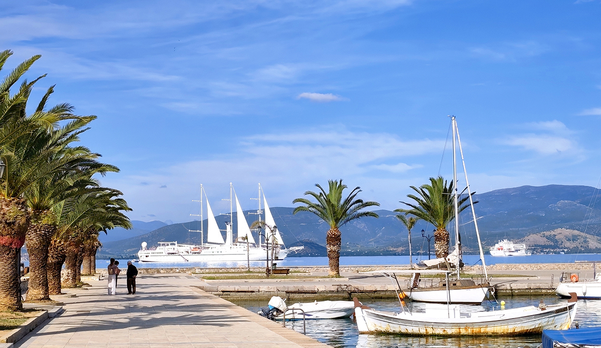 Το “Wind Spirit” μαγεύει το Ναύπλιο με ανοιχτά πανιά (Εικόνες)