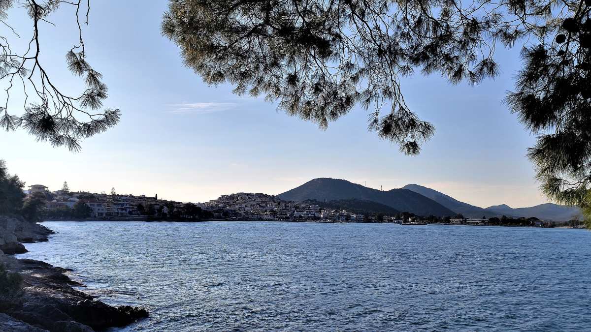 Την Αργολίδα για διακοπές επέλεξε ο Κέντρικ Ναν χαλαρώνει με την σύζυγό του, Μπλεν Κίγια