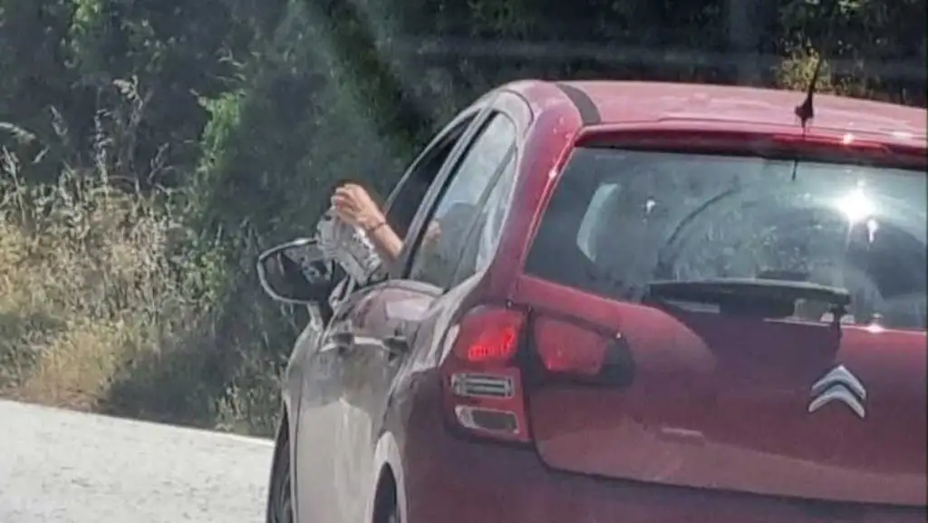odigos me podi kai xeri