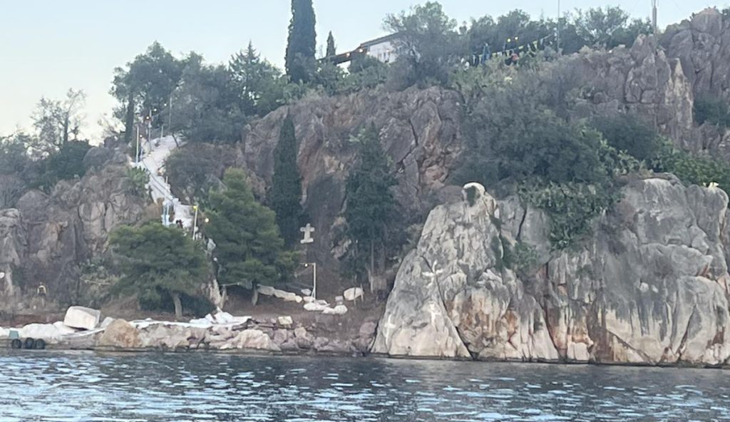 Εορτασμός Αγίων Δώδεκα Αποστόλων στο Κορωνήσι Τολού