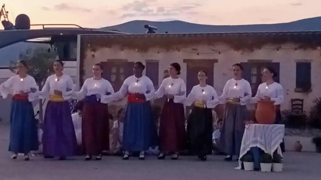 Κοιλάδα έθιμο Κλήδονα