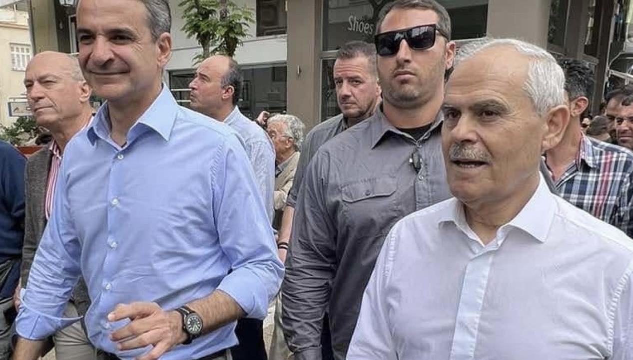 Ο Μητσοτάκης στην Κόρινθο για την κηδεία του Νίκου Ταγαρά