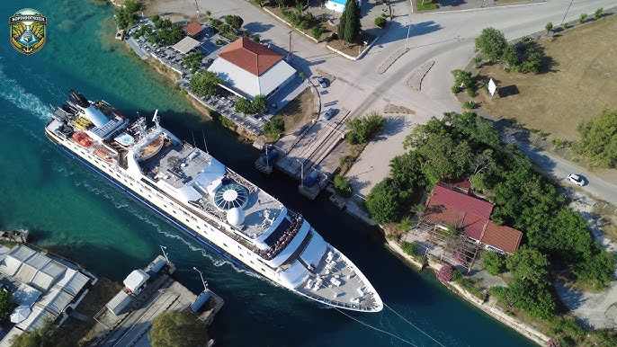 Ένα πλωτό εργαστήριο εξερεύνησης διέσχισε τη Διώρυγα της Κορίνθου