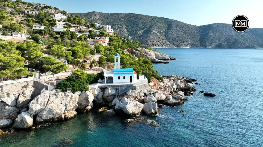 Παραλία Ντουλάπι στον Σαρωνικό