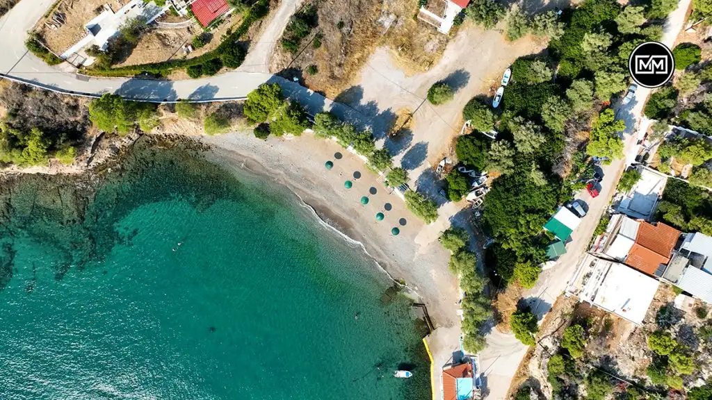 Παραλία Ντουλάπι στον Σαρωνικό