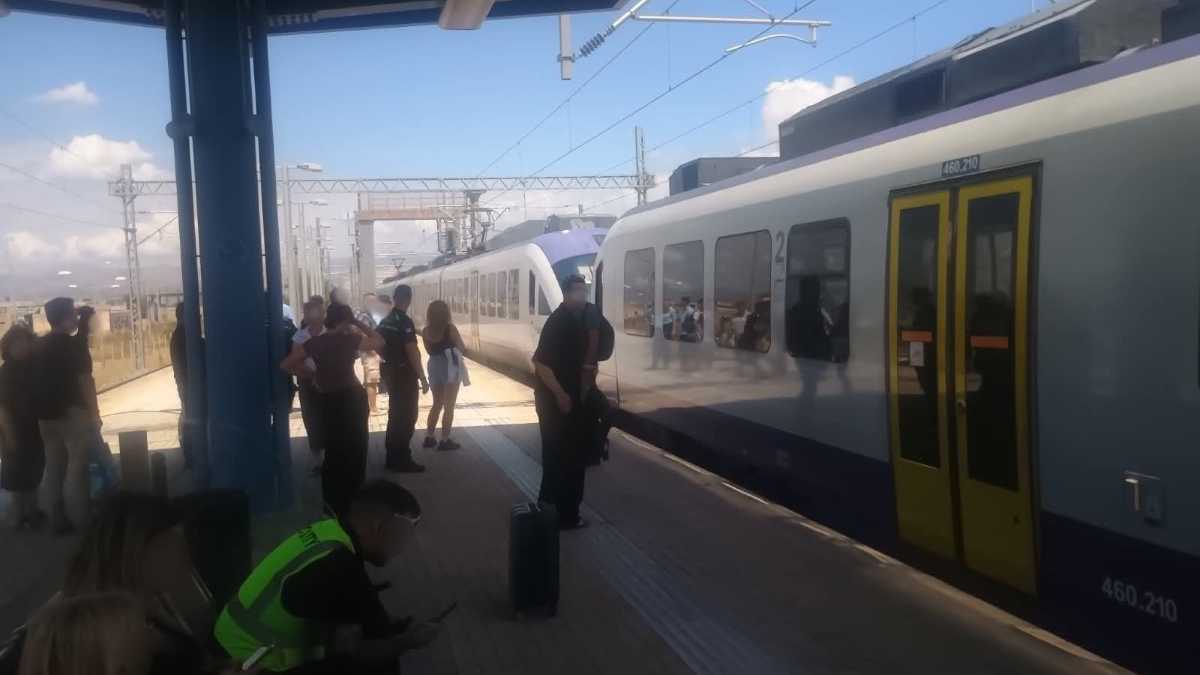 Προαστιακός Κόρινθου: Βλάβη, χαμένα ραντεβού, σωτηρία από Κιάτο
