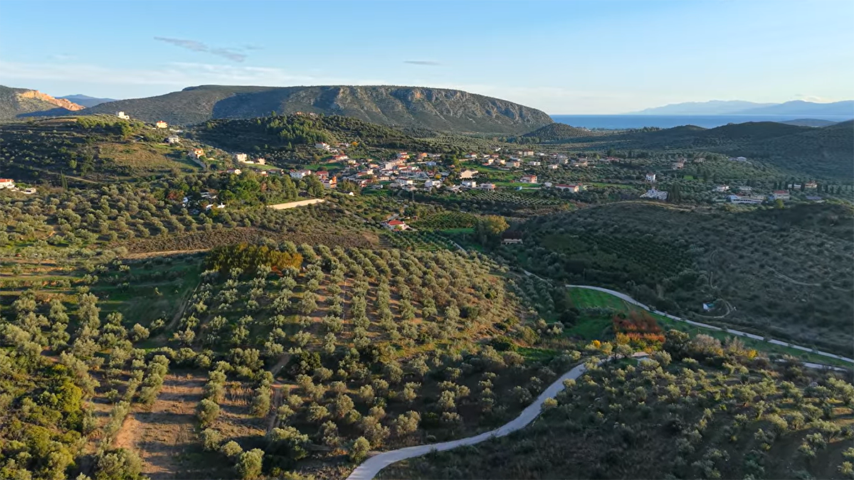 Πυργιώτικα: Ο Αρκαδικός οικισμός που «ρίζωσε» στον Αργολικό κάμπο