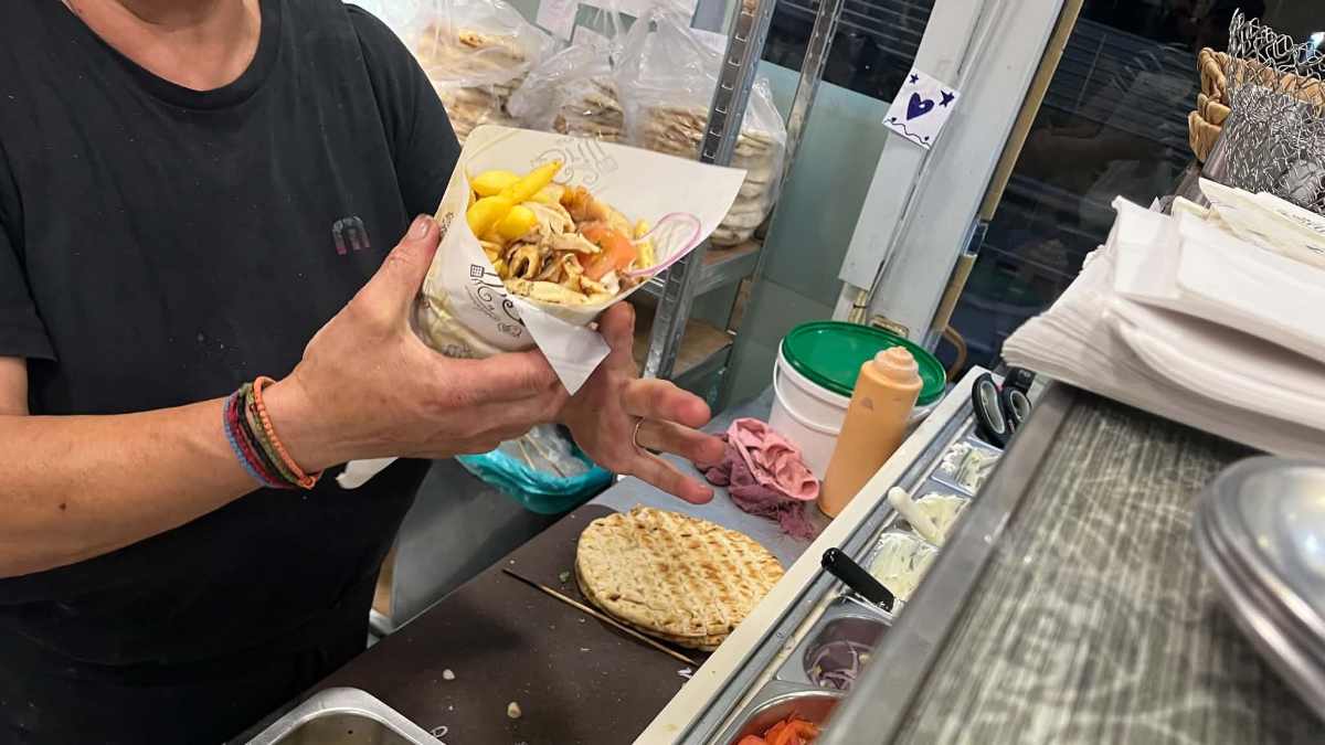 Σουβλάκι αγάπη μου: Από κοινωνικό αγαθό, είδος πολυτελείας