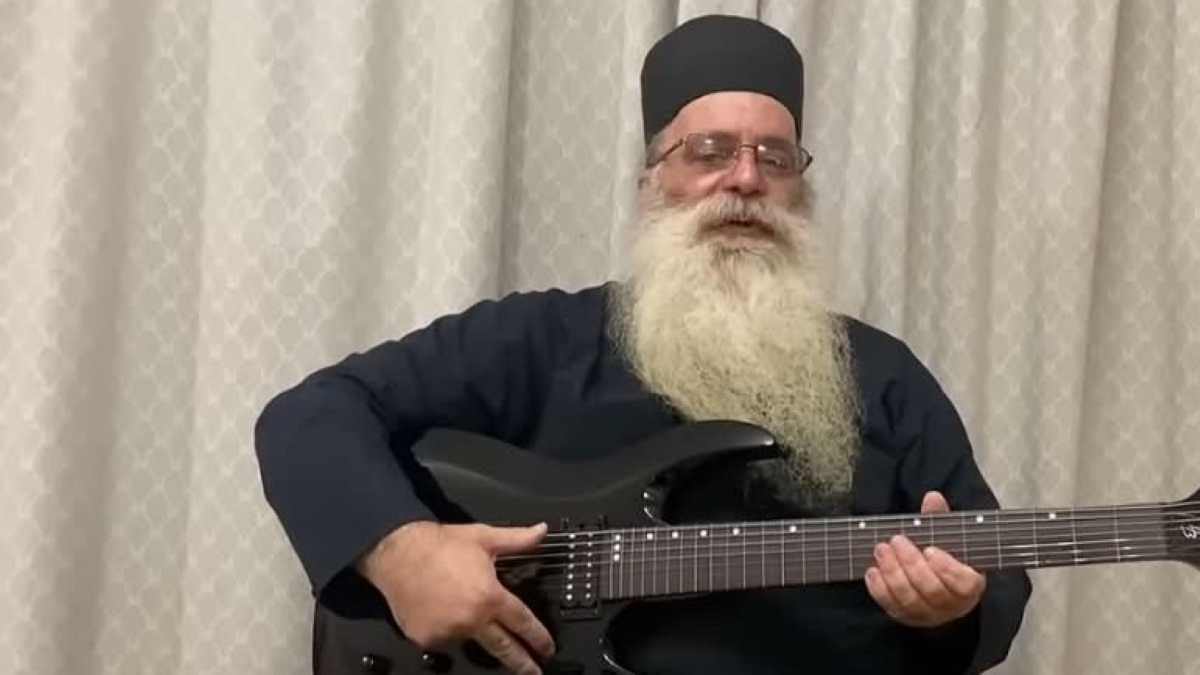 Ναύπλιο: Ο πατήρ Διονύσιος ετοιμάζεται για φεστιβάλ στην Αμερική