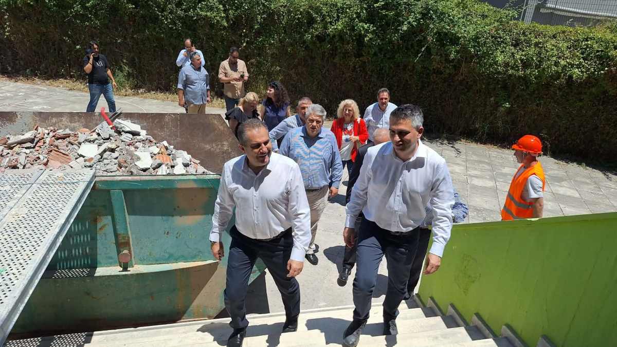 Καλαμάτα: O Υπουργός Δήμας επιθεώρησε τρία σχολεία του προγράμματος «Γιαννάκου»