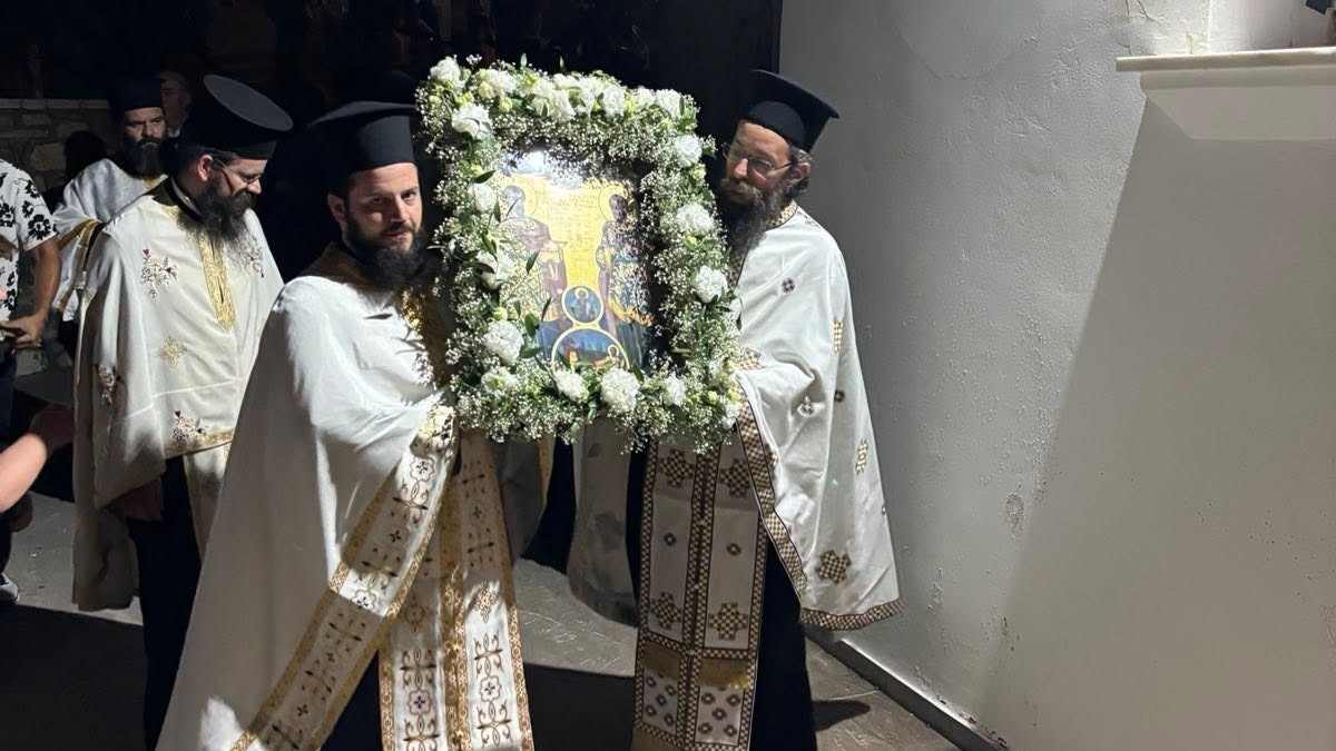 Ερμιόνη: Εσπερινός στη Μονή Αγίων Αναργύρων με πλήθος επισήμων