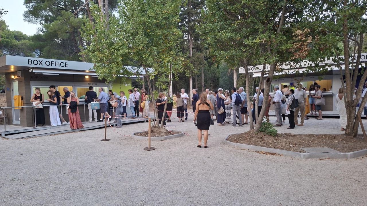 Επίδαυρος: Ακυρώθηκαν οι «Τρωάδες» απόψε λόγω των πυρκαγιών