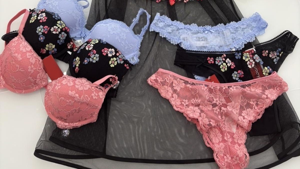 Από τον κορσέ της γιαγιάς μας ως το bralette της κόρης μας. Η ιστορία κάτω από τα εσώρουχα